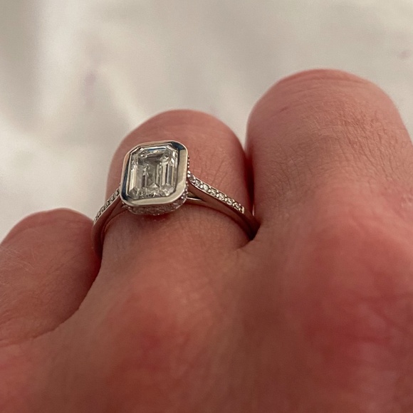 Diamond Engagement Ring - Picture 2 of 6